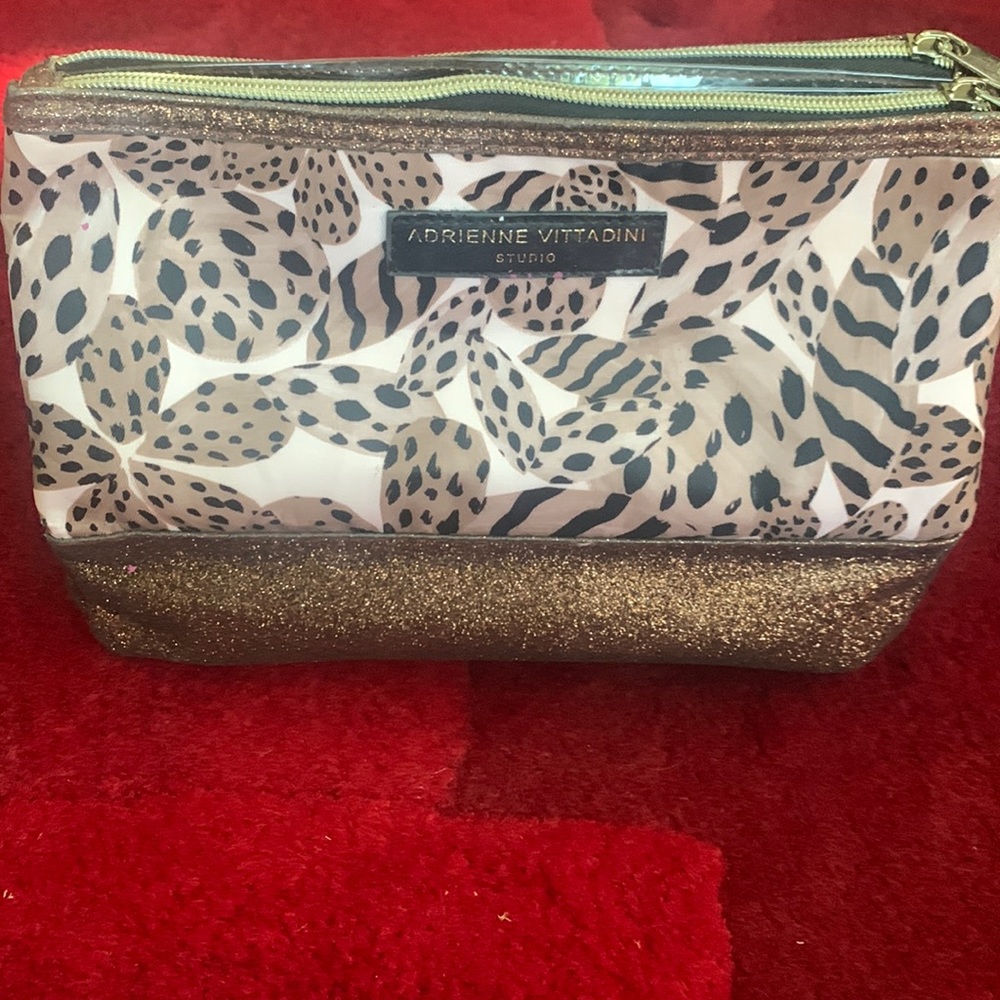 Adrienne Vittadini Travel Makeup Bag